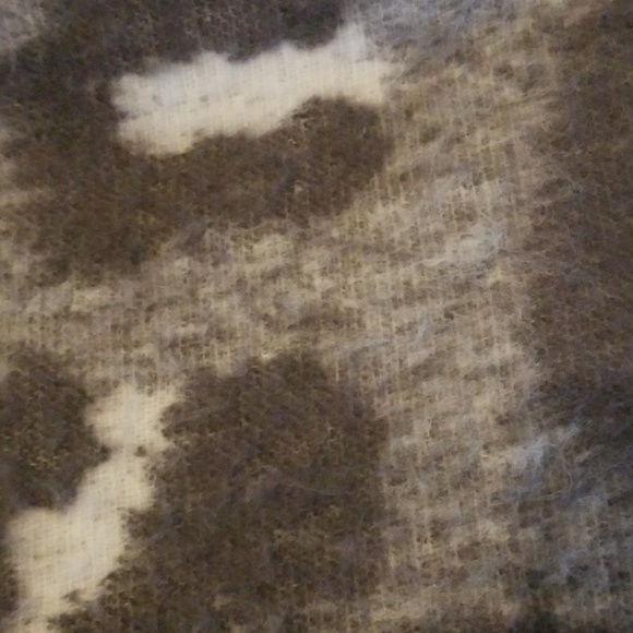 Boutique Poncho - Picture 3 of 8